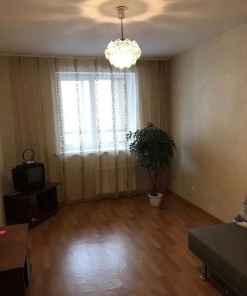 Отличная 1-комнатная квартира в хорошем доме.